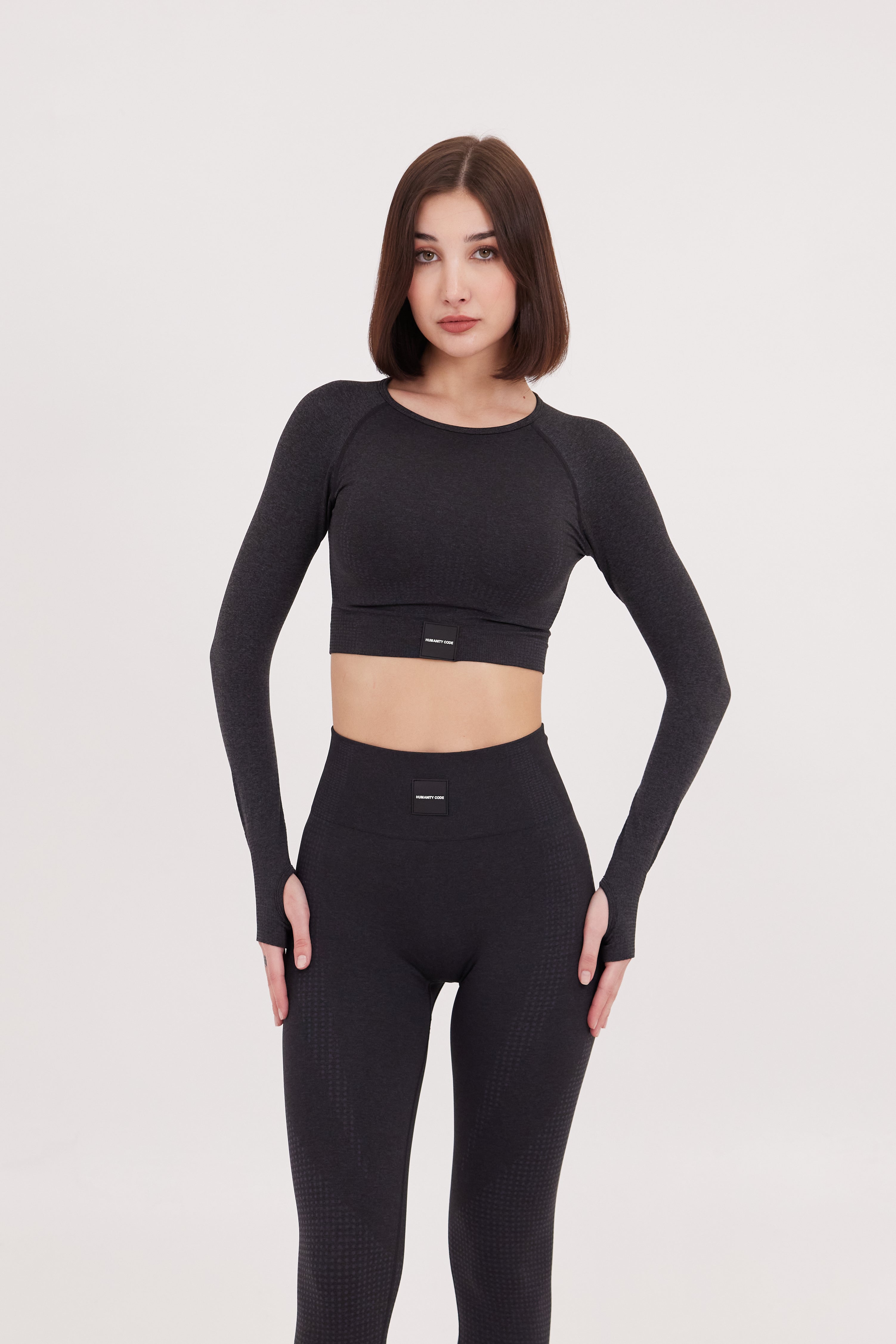 AirFit  Contour Long Sleeve Crop Top IN Carbon Black